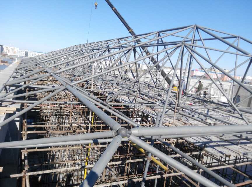 四川商貿城屋頂網架工程